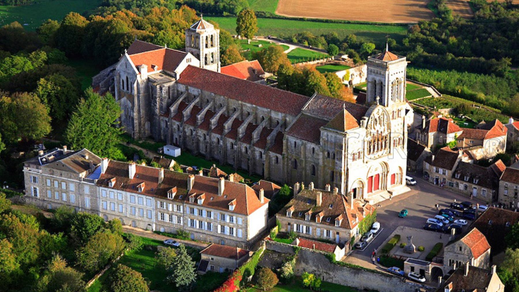 Discover the basilica of Vézelay