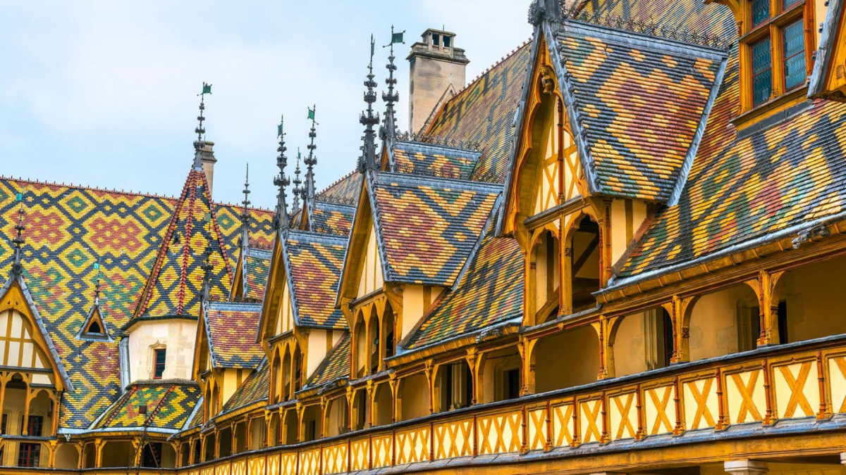 Toit_de_Beaune.jpeg Toit_de_Beaune.jpeg