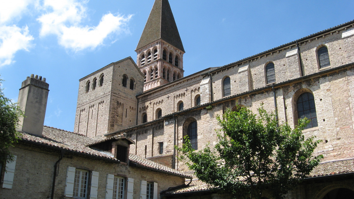 abbaye st philibert tournus.jpg abbaye st philibert tournus.jpg
