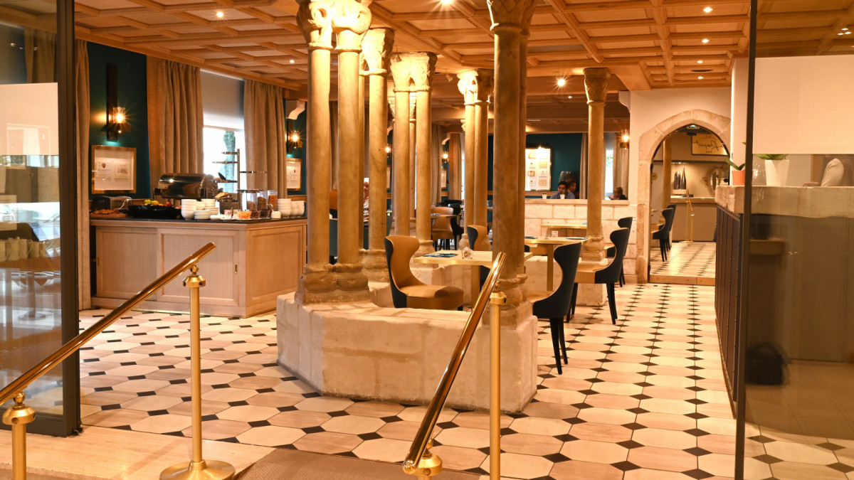 Hôtel Le Rempart-salle petit déjeuner  Hôtel Le Rempart-salle petit déjeuner